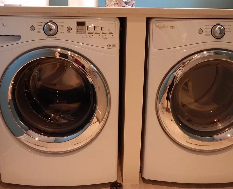 MEILLEURES PRATIQUES DE MAINTENANCE POUR LES LAVEUSES FRONTALES, LES LAVEUSE À CHARGEMENT FRONTAL