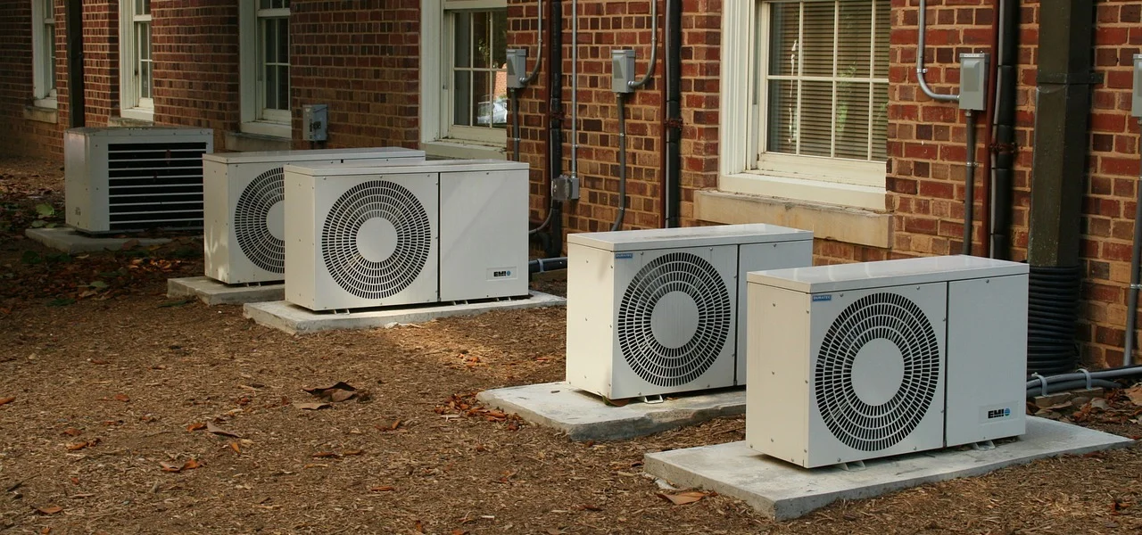 What are common issues that affect air conditioning systems and how are air conditioning repair services helping in fixing those issues?